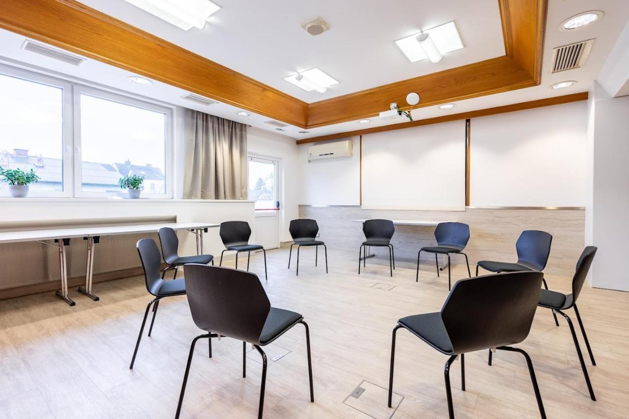 Das Reinisch Hotel - Near Vienna Airport Schwechat Dış mekan fotoğraf